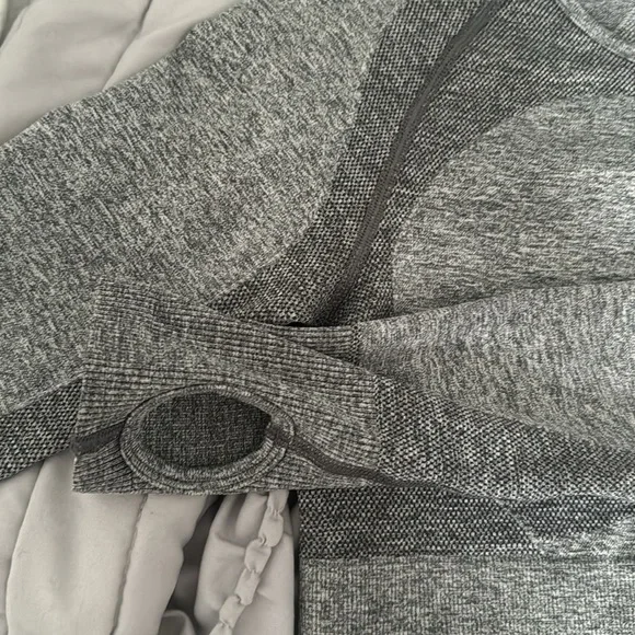 GYMSHARK TOP - Picture 2 of 3